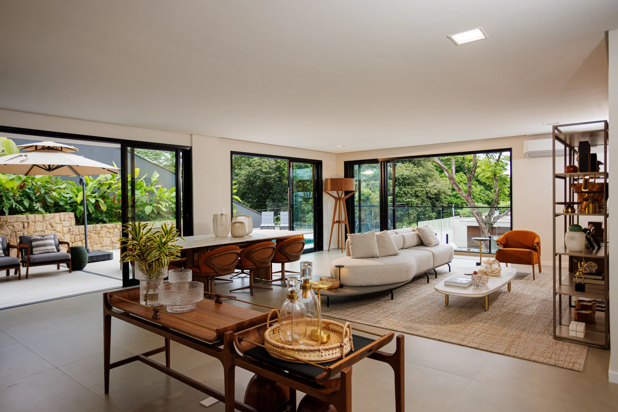 The Ivy · living integrado