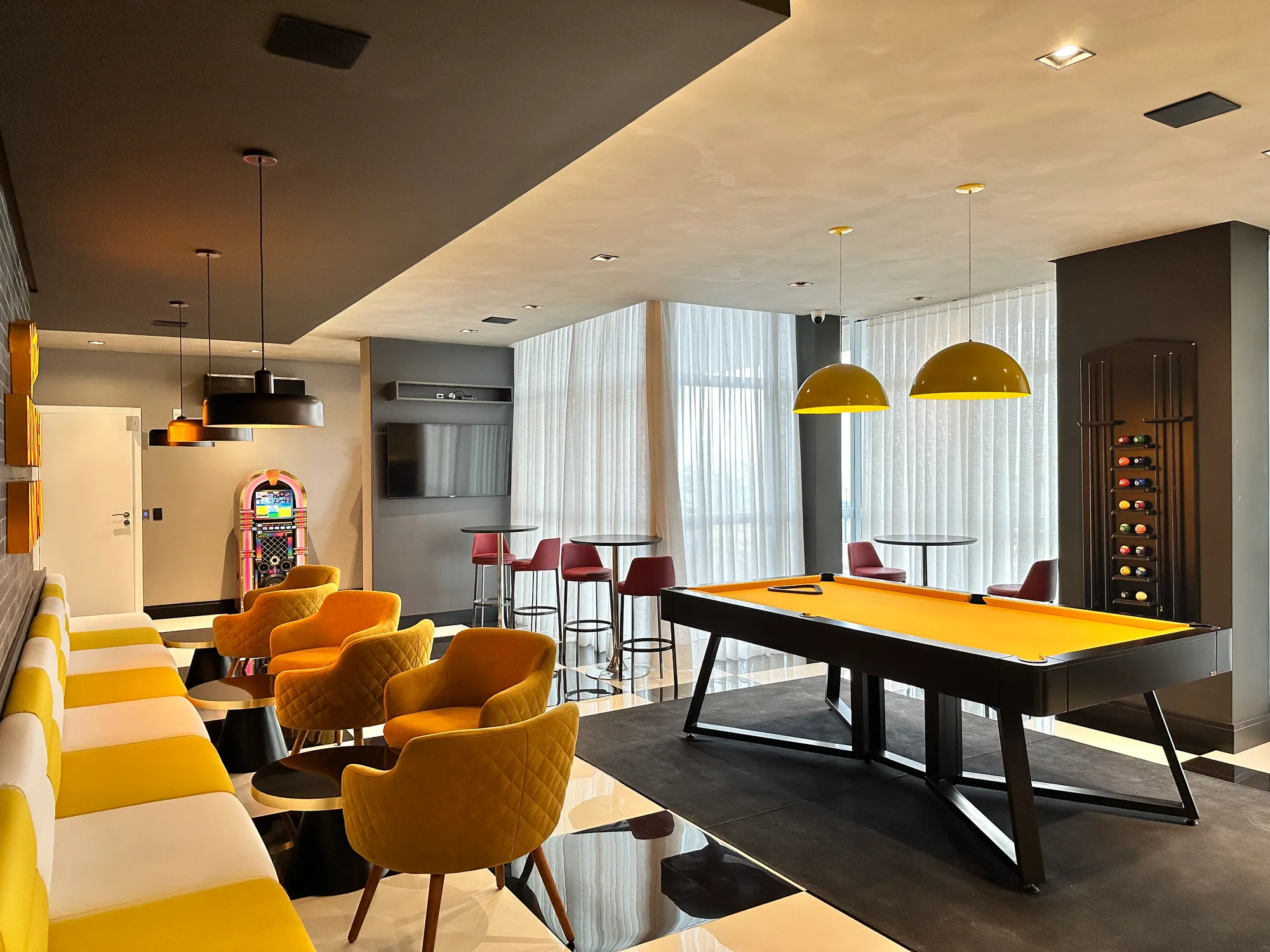 Sunset Tower · lounge bar