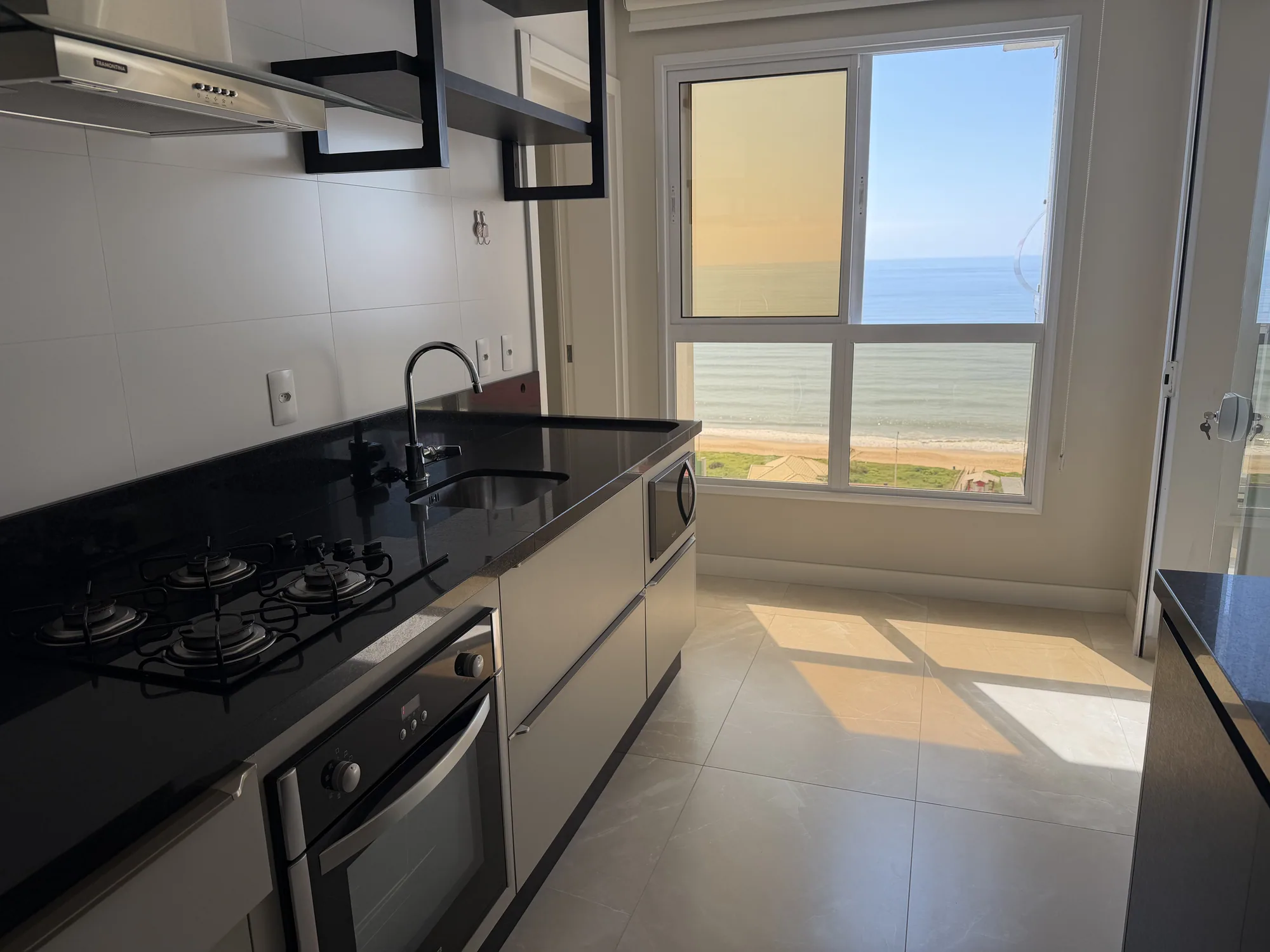 Villa dos Corais · cozinha vista mar