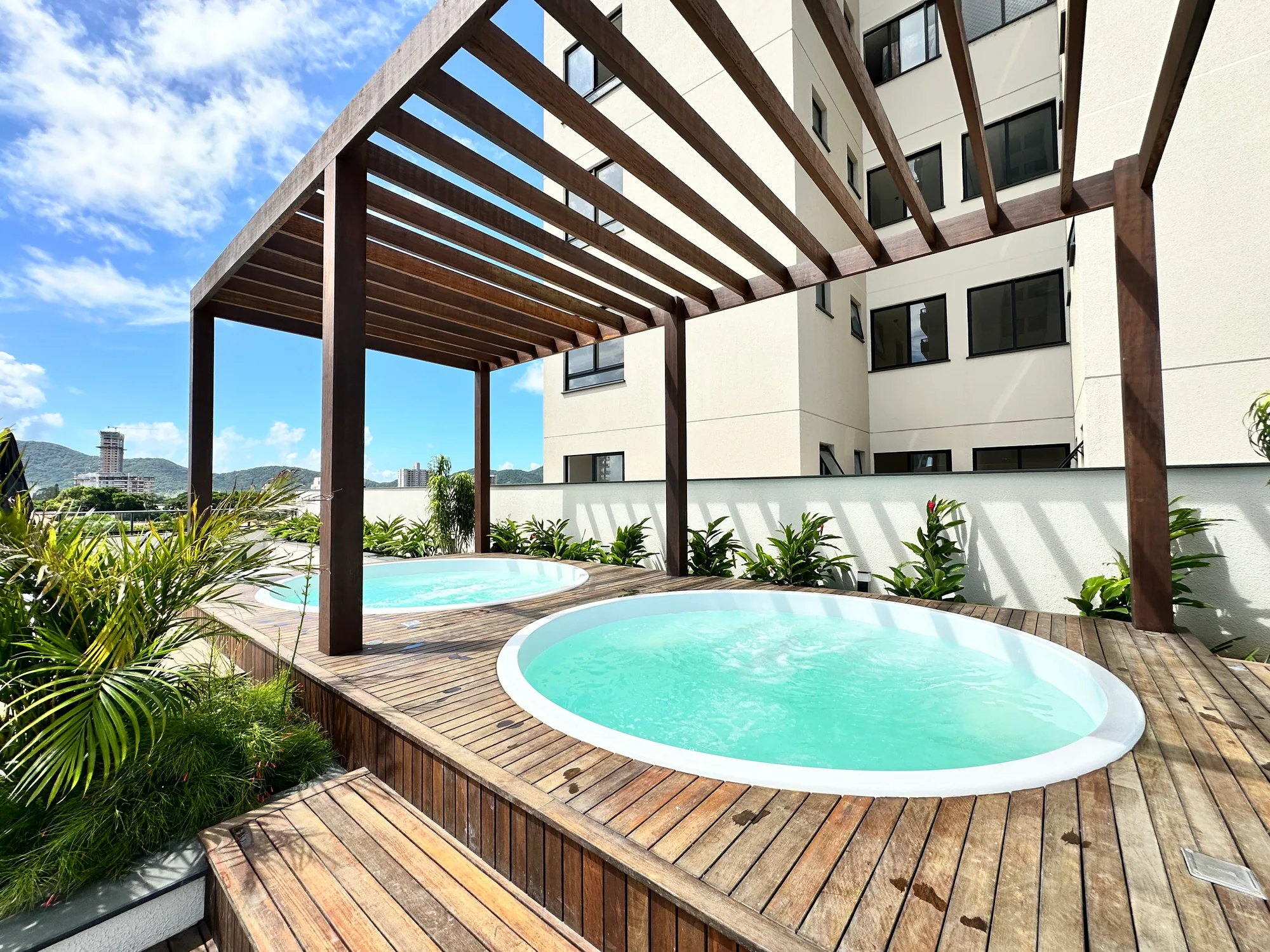 Skyline · jacuzzi deck