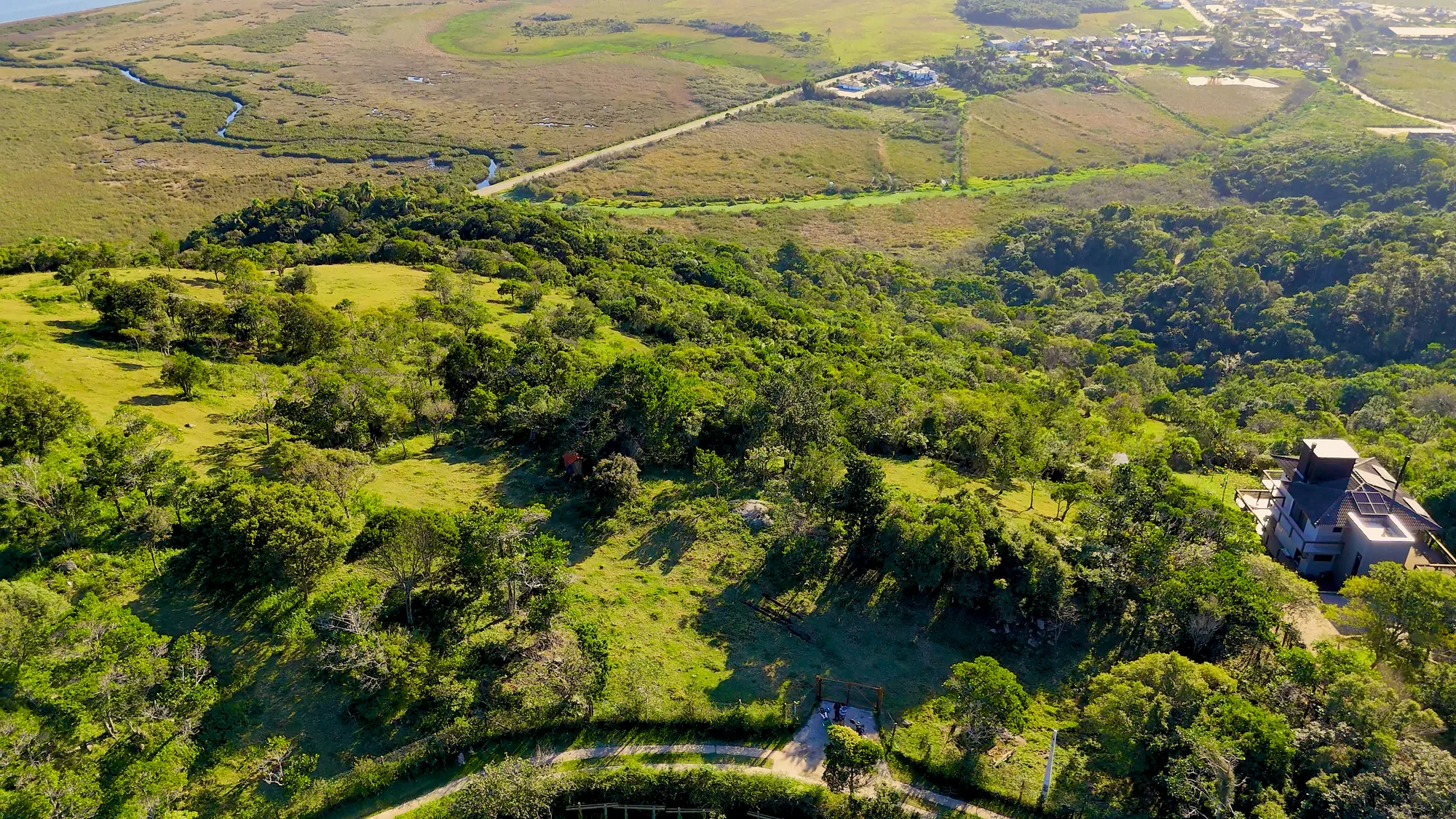 Terreno no Canto Norte · terreno encosta